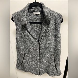 Makarthy Gray Fleece Sleeveless Full Zip up sweater Vest Woman’s Size Medium